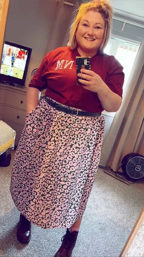 Red Round Top + High Waist Leopard Skirt + Black Boots