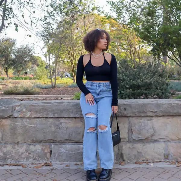 Ripped Baggy Jeans + Black Tops + Black Shoes