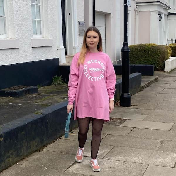 Pink Jumper Sweatshirt + Leggings + Sneakers