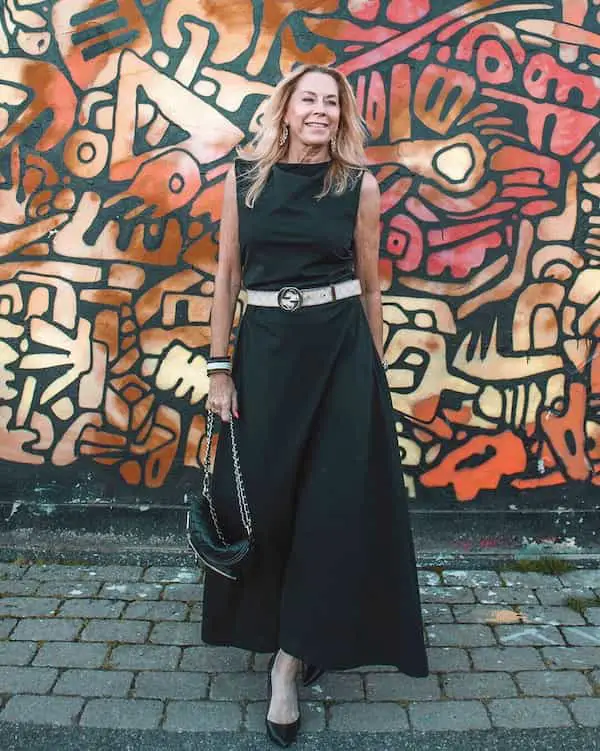 Sleeveless Black Gown + Belt + Shoes + Chic Bag