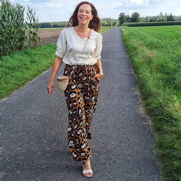 White Blouse + Pants + Chic Bag + Heels