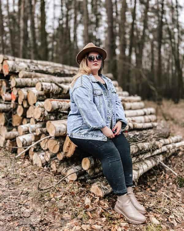 Black Camisole + Denim Jacket + Black Jeans + Ankle Boots + English Hat + Sunglasses