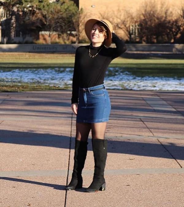 Black Long Sleeve Shirt + Short Jeans + Knee-high Boots + Hat