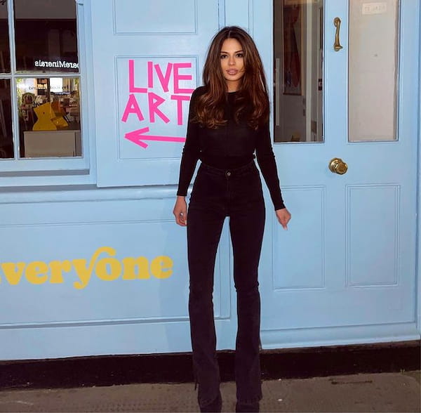 Black Long Sleeve Shirt + Waist Adjuster Black Jeans + Heels