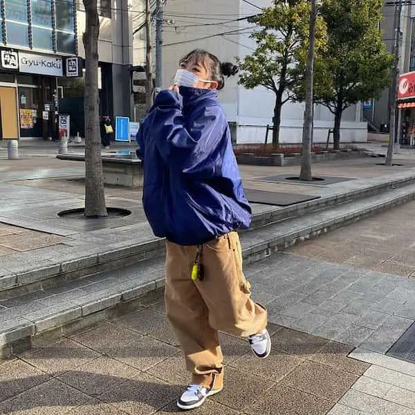 Oversized Sweater + Loosely Fitted Dickies + Chunky Sneakers