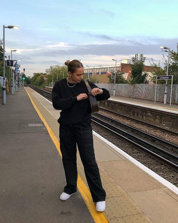 Sweat Shirt + Dickies Pants + Sneakers + Handbag