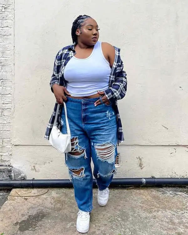 Tank Top + Oversized Flannel + Ripped Mom’s Jeans + Sneakers + Handbag