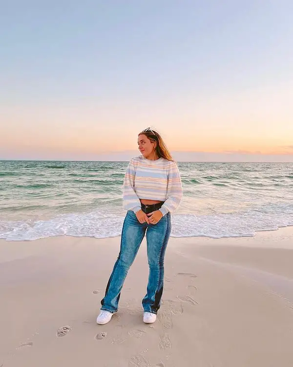 Long Sleeve Sweat Shirt + Flared Jeans + Sneakers