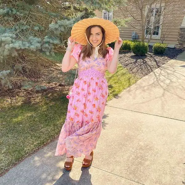 Floral Dress + Wedge Shoe + Hat