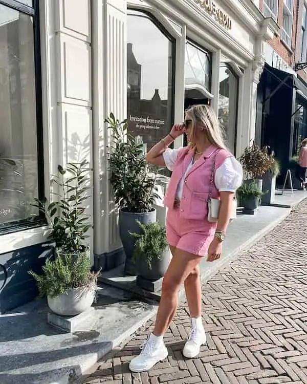 Puffed Hands White Shirt with Pink Vest + Pink Shorts + Sneakers + Midi Handbag + Sunglasses