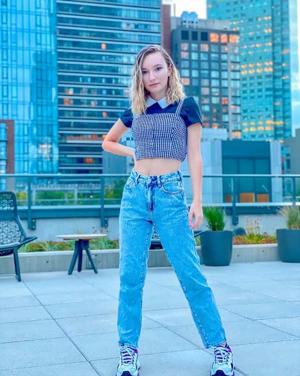 Blue High Waist Jeans and Blue Sneakers with Print Collar Shirt